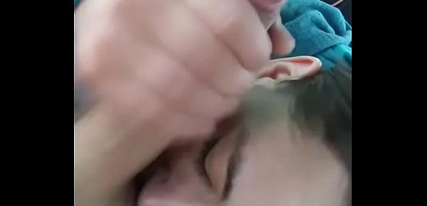  short amateur giving head and rimming in car